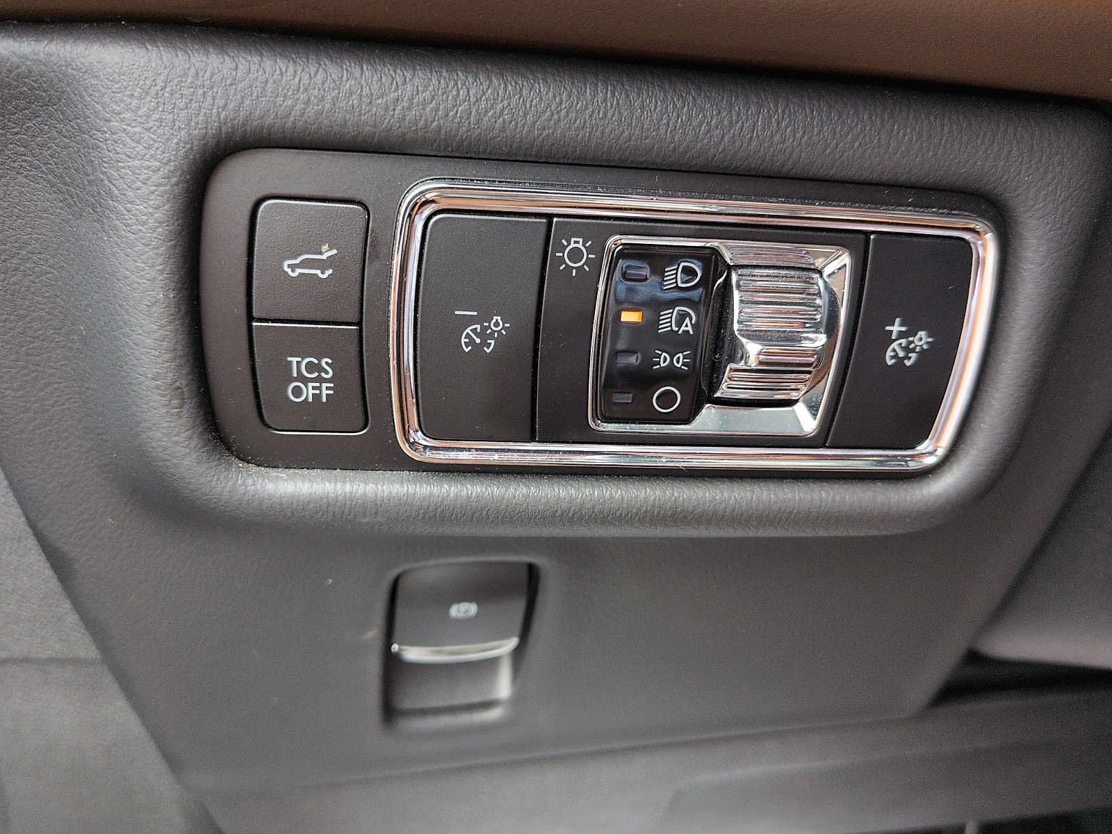 Used 2023 Lincoln Nautilus Reserve w/ Equipment Group 201A AWD/4WD image 17