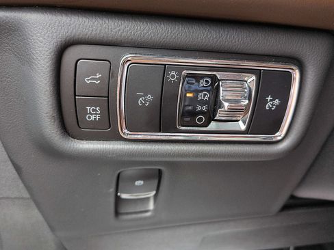 Used 2023 Lincoln Nautilus Reserve w/ Equipment Group 201A AWD/4WD image 17