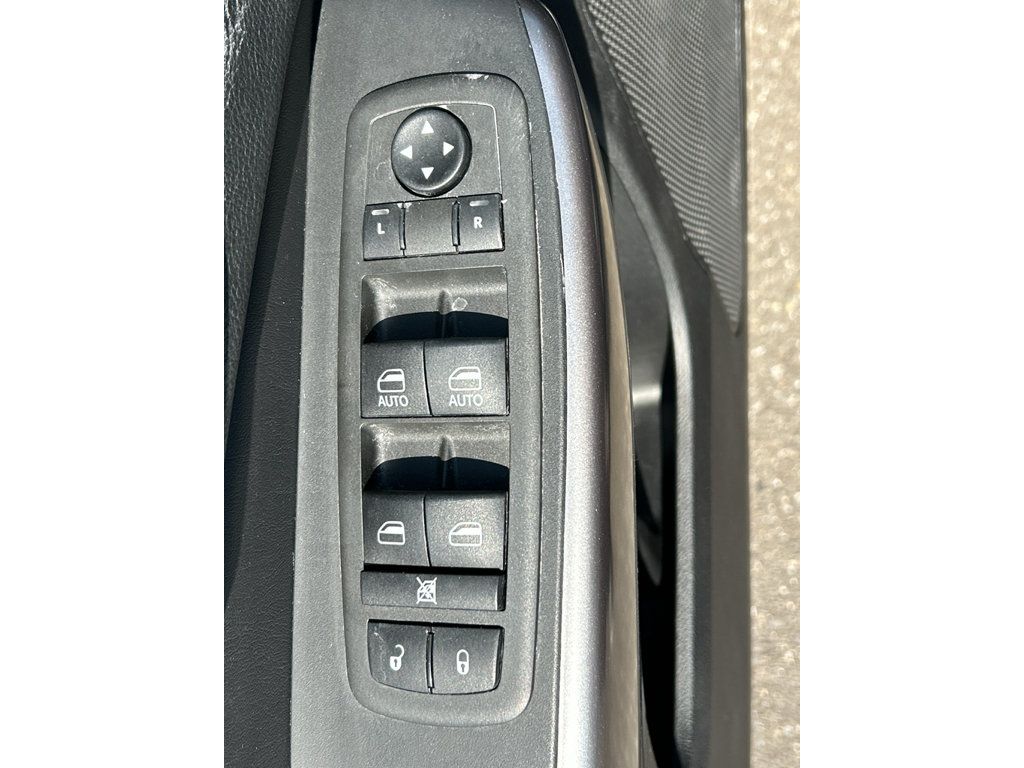 Used 2021 Jeep Cherokee Latitude Lux w/ Comfort/Convenience Group AWD/4WD image 13