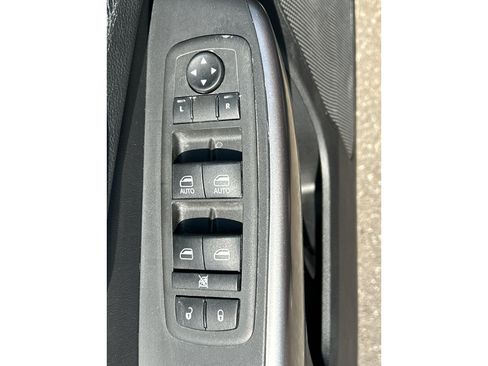 Used 2021 Jeep Cherokee Latitude Lux w/ Comfort/Convenience Group AWD/4WD image 13