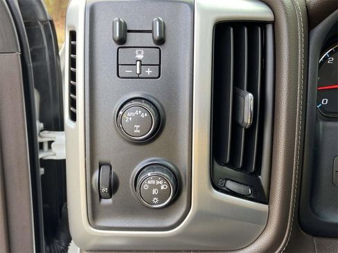 Used 2018 GMC Sierra 1500 SLT image 27