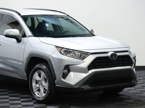 Used 2020 Toyota RAV4 XLE w/ XLE Grade Weather Package AWD/4WD image 9