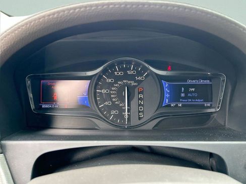 Used 2013 Lincoln MKX FWD image 35