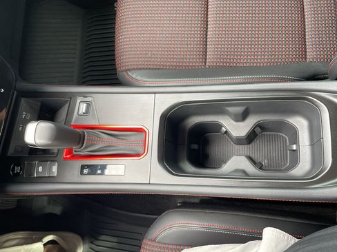 Certified 2025 Nissan Kicks SR image 17