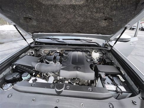 Used 2024 Toyota 4Runner Limited image 31