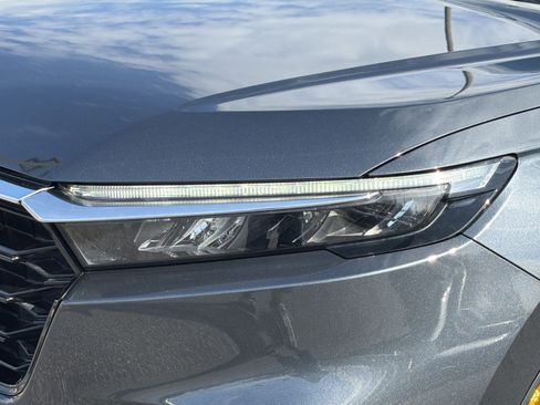 Used 2023 Honda CR-V EX image 12