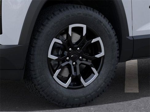 New 2026 Chevrolet Equinox ACTIV w/ Convenience Package III image 9