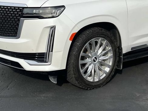 Used 2023 Cadillac Escalade Premium Luxury w/ Performance Package AWD/4WD image 9