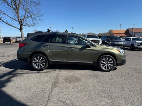 Used 2017 Subaru Outback 3.6R Touring w/ Popular Package #5A image 4