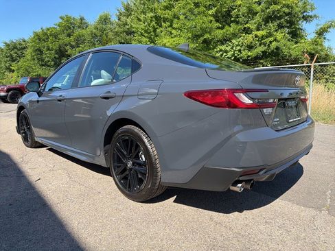 Used 2025 Toyota Camry SE AWD/4WD image 4