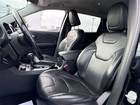 Used 2020 Jeep Cherokee Limited w/ Technology Group image 11