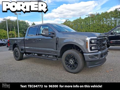 New 2026 Ford F250 Lariat w/ Black Appearance Package image 8