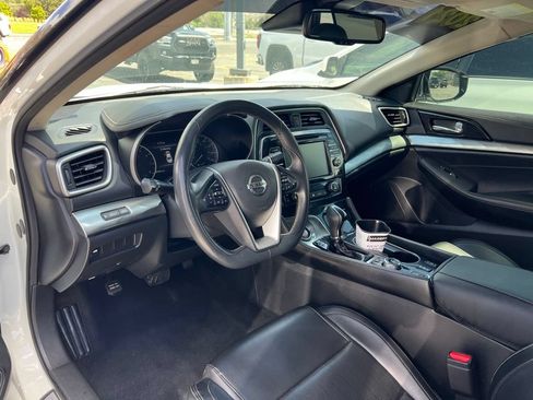 Used 2021 Nissan Maxima 3.5 SV w/ Floor Mat Group FWD image 9