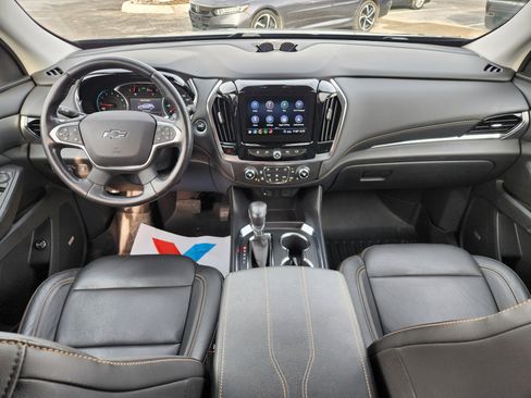 Used 2021 Chevrolet Traverse RS image 3
