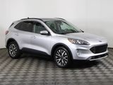 Used 2020 Ford Escape Titanium image 2