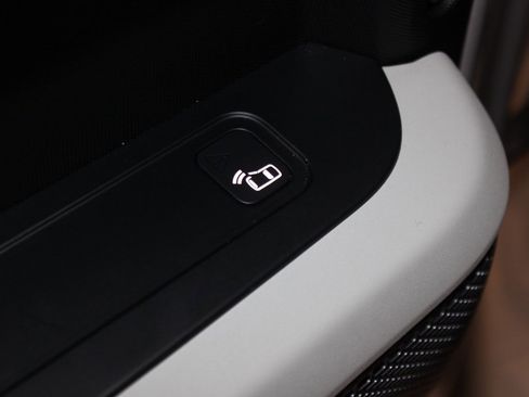 Used 2022 Land Rover Defender 110 XS Edition image 44