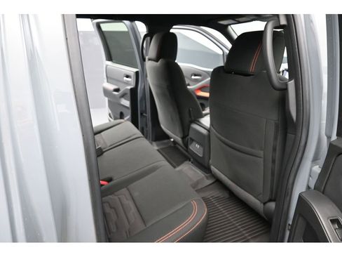 Used 2024 Nissan Frontier PRO-4X w/ Technology Package AWD/4WD image 10