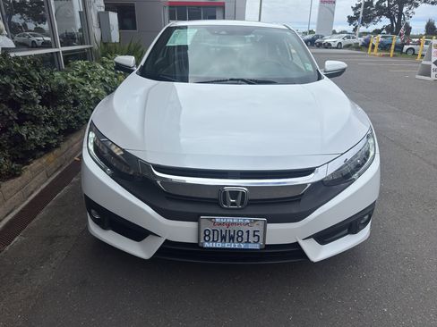 Used 2017 Honda Civic Touring image 18