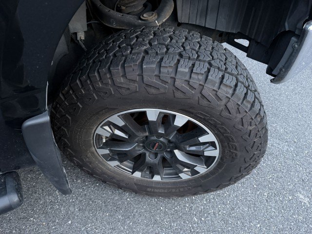 Used 2017 Nissan Titan SV AWD/4WD image 23