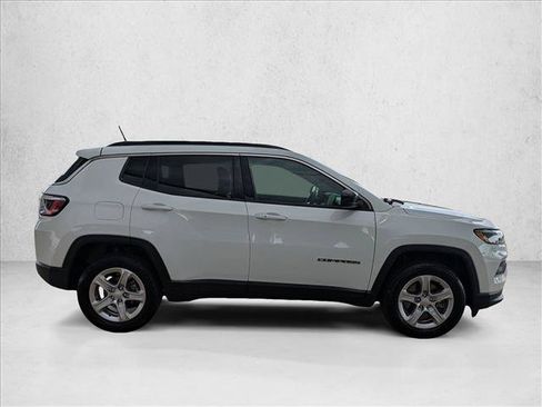 Used 2023 Jeep Compass Latitude AWD/4WD image 4