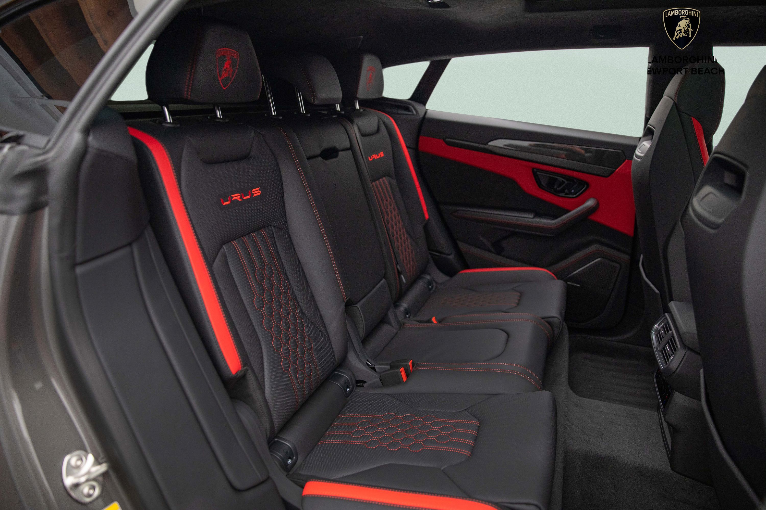 Used 2024 Lamborghini Urus S AWD/4WD image 12