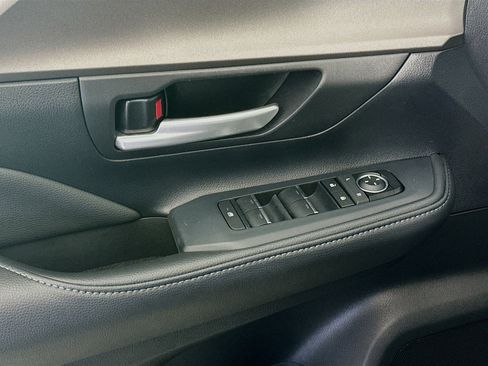 Used 2025 Toyota Grand Highlander XLE image 15