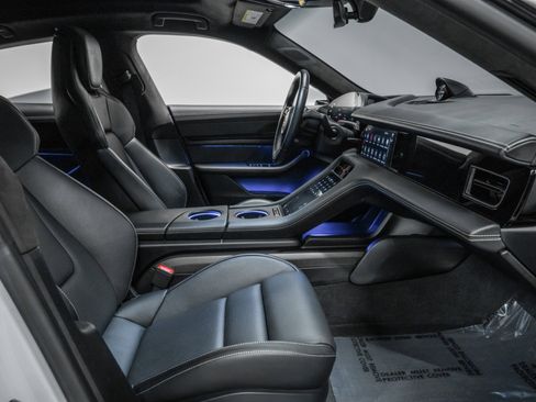 Used 2022 Porsche Taycan Turbo S image 34