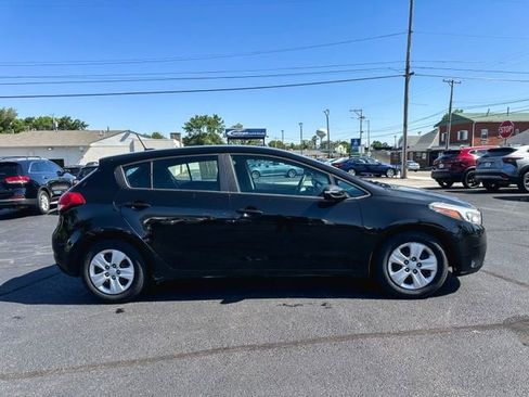 Used 2017 Kia Forte LX FWD image 9