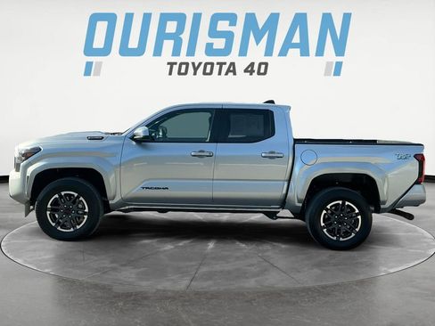 Certified 2025 Toyota Tacoma TRD Sport image 4