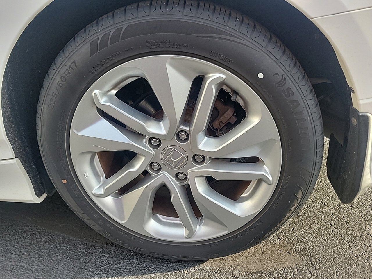 Used 2018 Honda Accord LX image 10