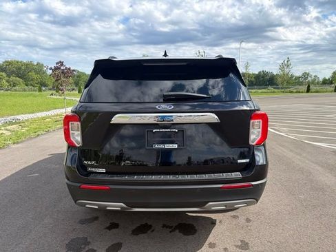 Used 2020 Ford Explorer XLT w/ Equipment Group 202A AWD/4WD image 8