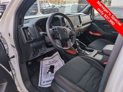 Certified 2025 Nissan Frontier PRO-4X image 15