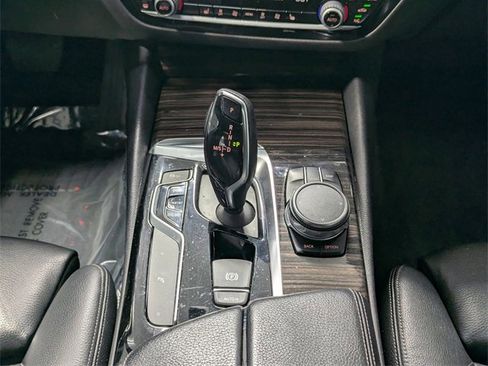 Used 2018 BMW 530i xDrive w/ Premium Package image 13