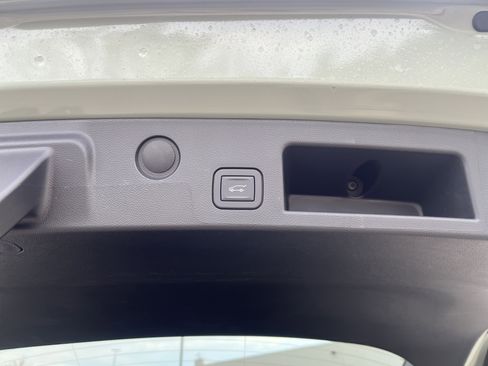Used 2026 Chevrolet Equinox ACTIV w/ Convenience Package III AWD/4WD image 17