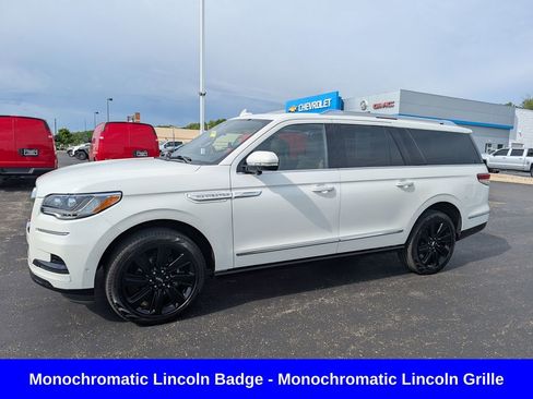 Used 2024 Lincoln Navigator L Reserve AWD/4WD image 5