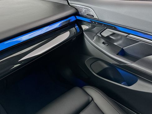 Used 2024 BMW i5 M60 w/ Premium Package image 18