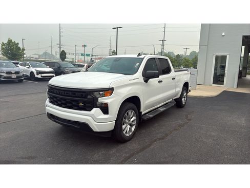 Used 2022 Chevrolet Silverado 1500 Custom AWD/4WD image 2