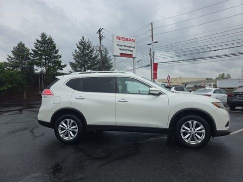 Used 2016 Nissan Rogue SV w/ SV Premium Package AWD/4WD image 4