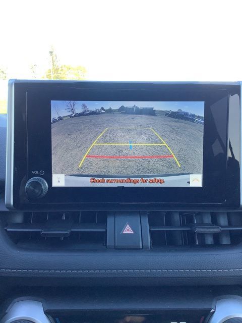 Used 2025 Toyota RAV4 XLE AWD/4WD image 22