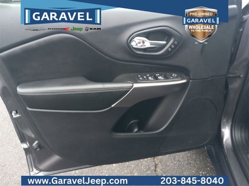 Used 2019 Jeep Cherokee Limited image 20