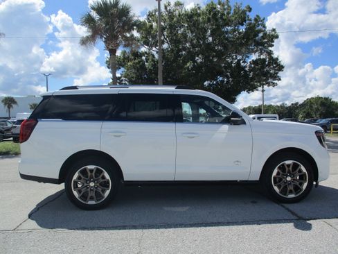 New 2025 Ford Expedition King Ranch image 8