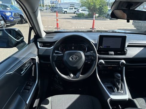 Used 2024 Toyota RAV4 XLE FWD image 12