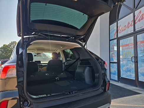 Used 2022 Ford Escape SE w/ Convenience Package FWD image 78