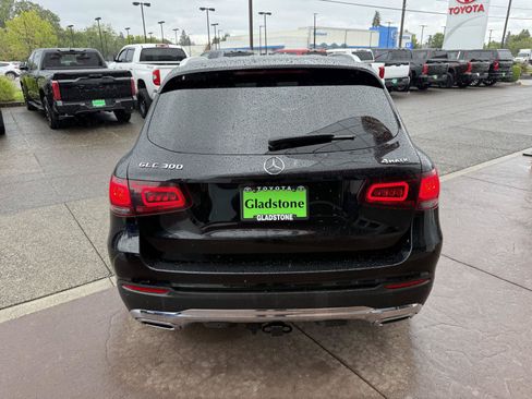 Used 2022 Mercedes-Benz GLC 300 4MATIC image 5