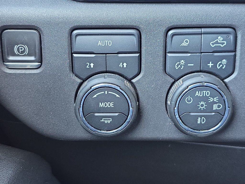 Used 2023 Chevrolet Silverado 1500 LTZ AWD/4WD image 33