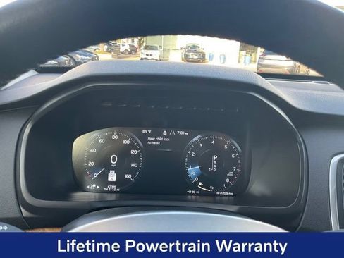 Certified 2022 Volvo XC90 T5 Momentum FWD image 22