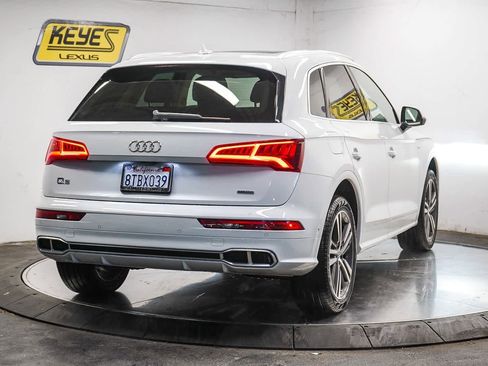 Used 2020 Audi Q5 e Prestige w/ Prestige Package image 4
