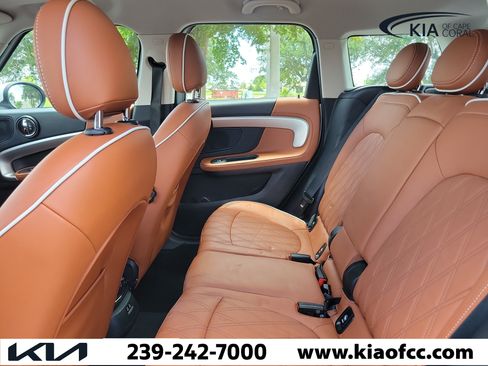Used 2024 MINI Cooper Countryman S w/ Signature Upholstery Package FWD image 11