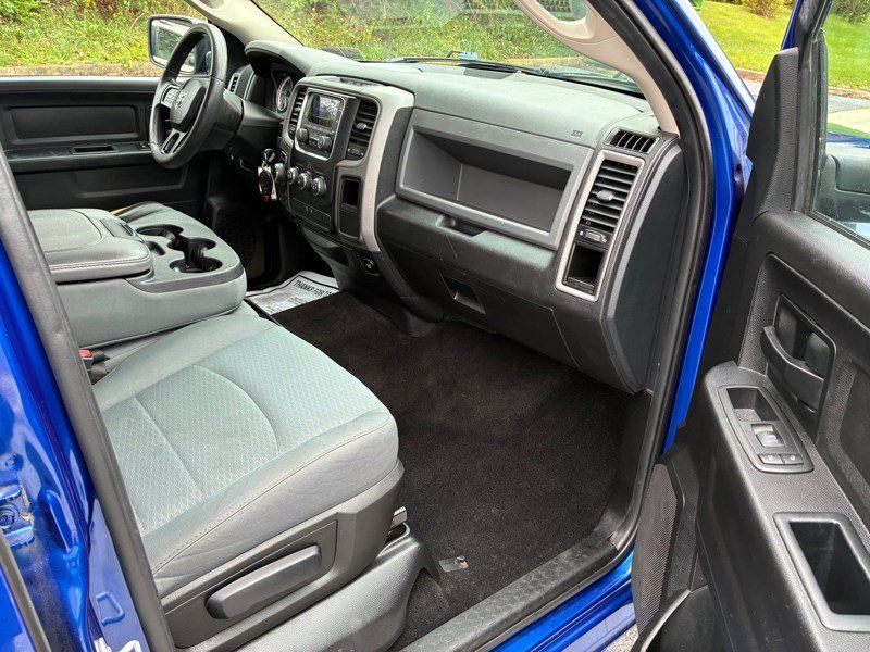 Used 2017 RAM 1500 Express AWD/4WD image 22