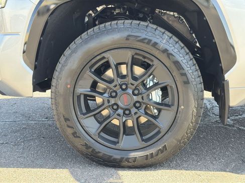 Certified 2026 Toyota Tundra Platinum w/ TRD Off-Road Package AWD/4WD image 10